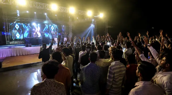 The crowd at a hatke.party night — photo 5